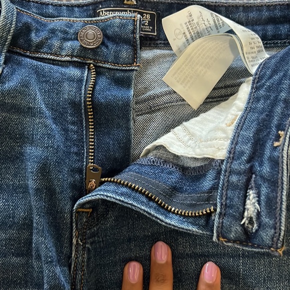 Abercrombie LOW Rise Denim Shorts - Picture 3 of 5
